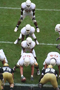 200px The University of Texas college football team in the I formation - I Left 31 Dive - Animated