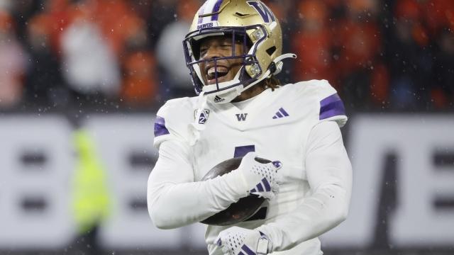 college-football-playoff-rankings-washington-slides-into-top-four