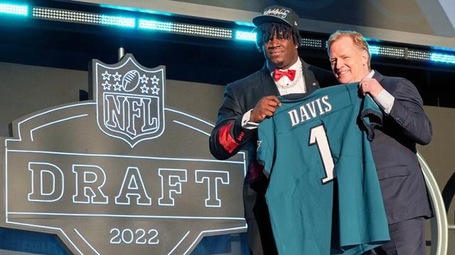 colleges-with-most-nfl-draft-picks-in-a-single-year