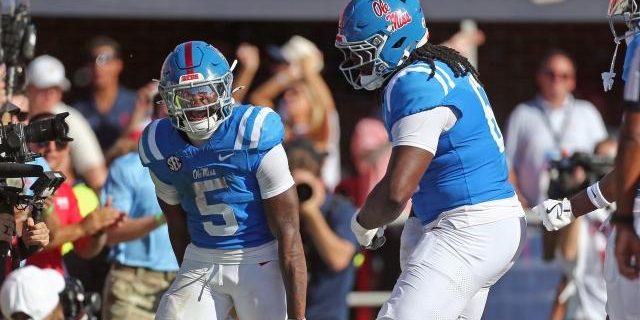 Tracking undefeated FBS college football teams in the 2025 season